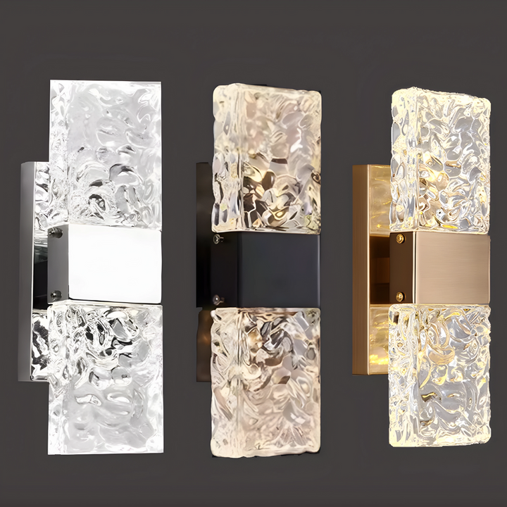 Design vegglampe i krystall med energieffektive LED-lys for elegant belysning i gang eller entré.