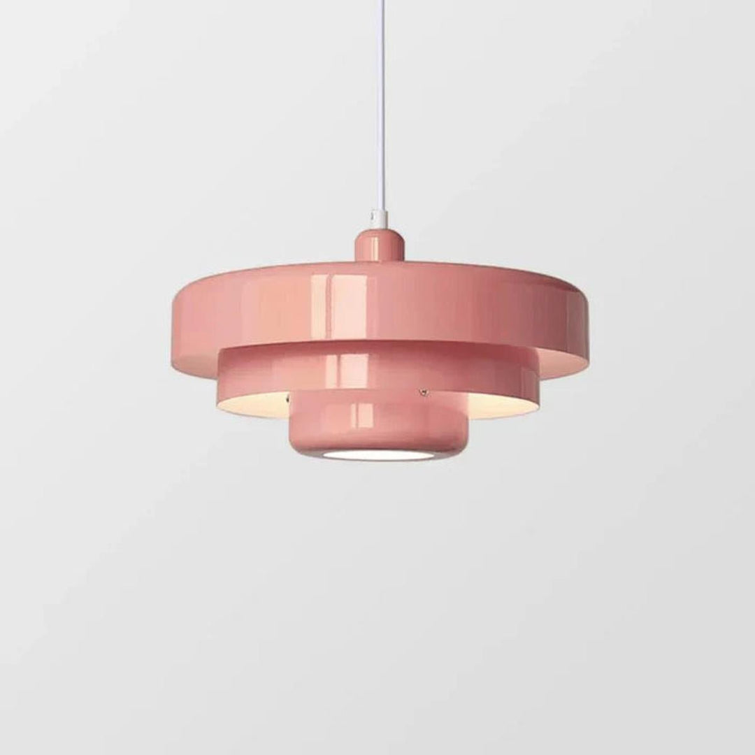 Elegant LED pendellampe i vintage design, med robust metallskjerm, skaper koselig atmosfære.