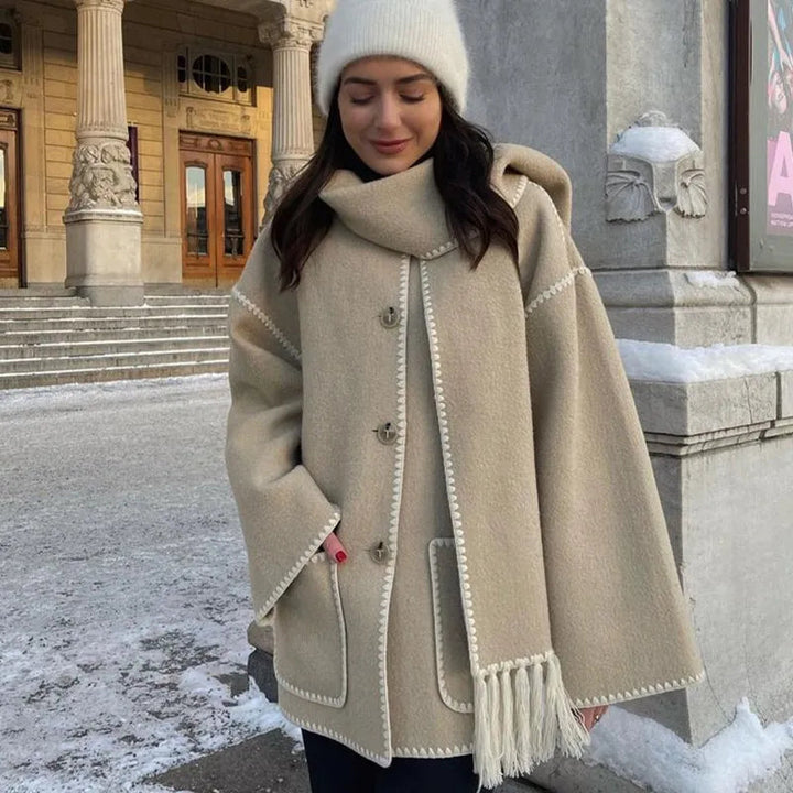 Motebevisst dame vinterjakke med elegant snitt. Ideell hverdagsjakke for stil og varme.