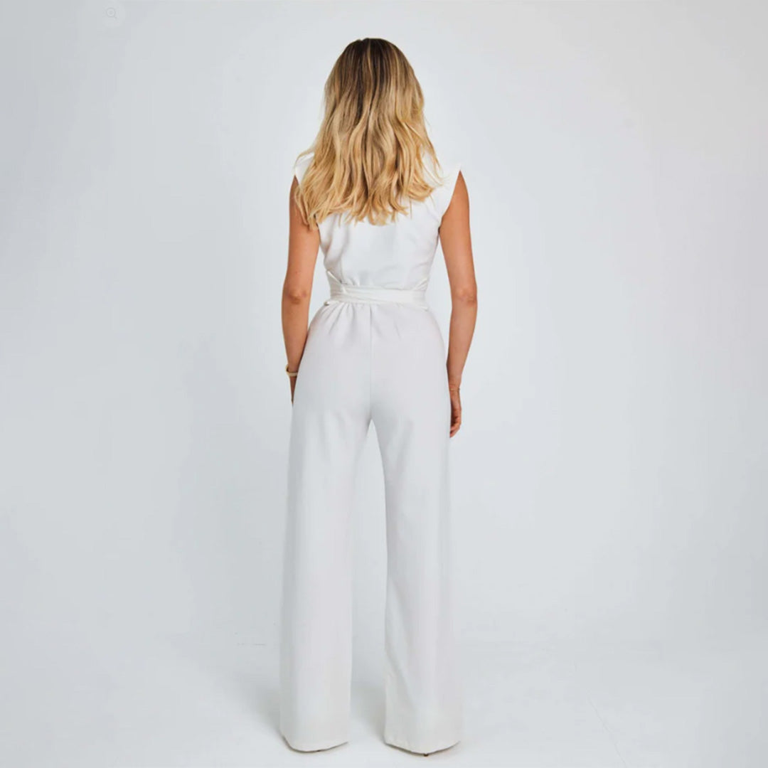 Khaki dame jumpsuit med vide ben. Komfortabel og moderne for hverdag eller fritid.