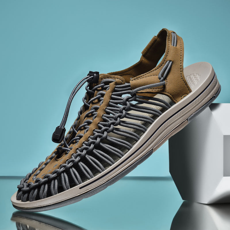 Herresandaler i pustende mesh-materiale, lette og komfortable, perfekte for en aktiv sommer.