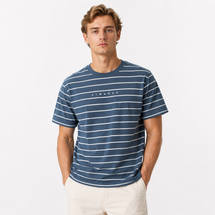 Herre oversized stripet t-skjorte i Sorona. Komfortabel og pustende sommert-skjorte for casual streetwear.