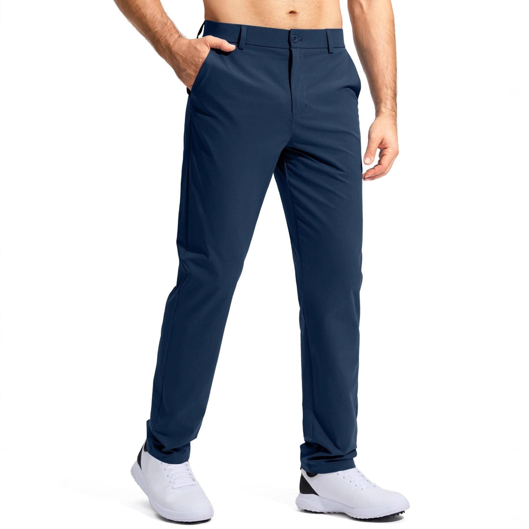 Fleksible herrebukser med stretchy materiale og rett passform, designet for optimal bevegelsesfrihet og stil.