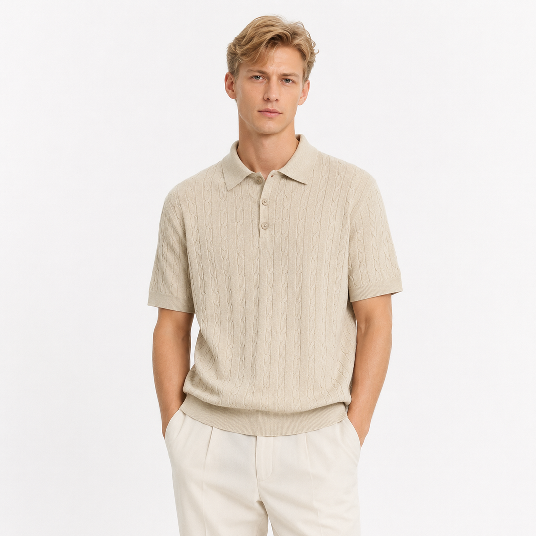 Herre strikket polo, kortermet kabelstrikket pikéskjorte for elegant sommerstil.