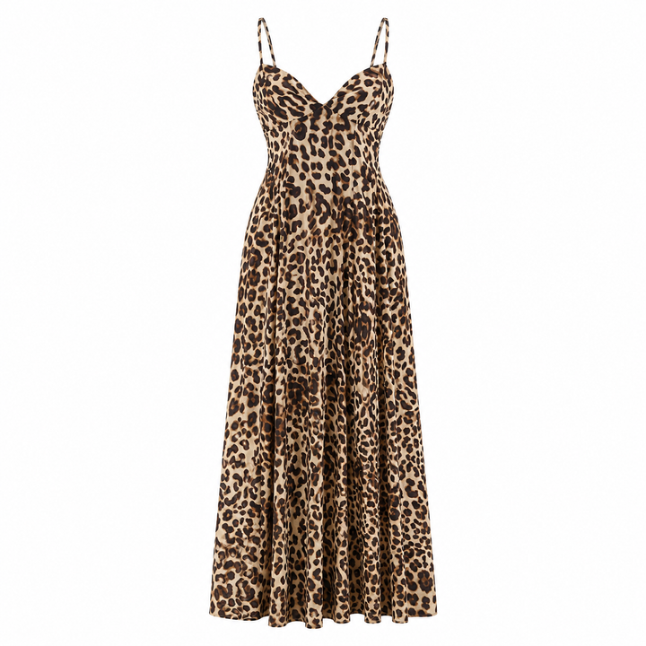 Stilfull leopardmønstret dame maxikjole. Ryggløs a-linje design med høy midje, ideell som sommer- eller festkjole.