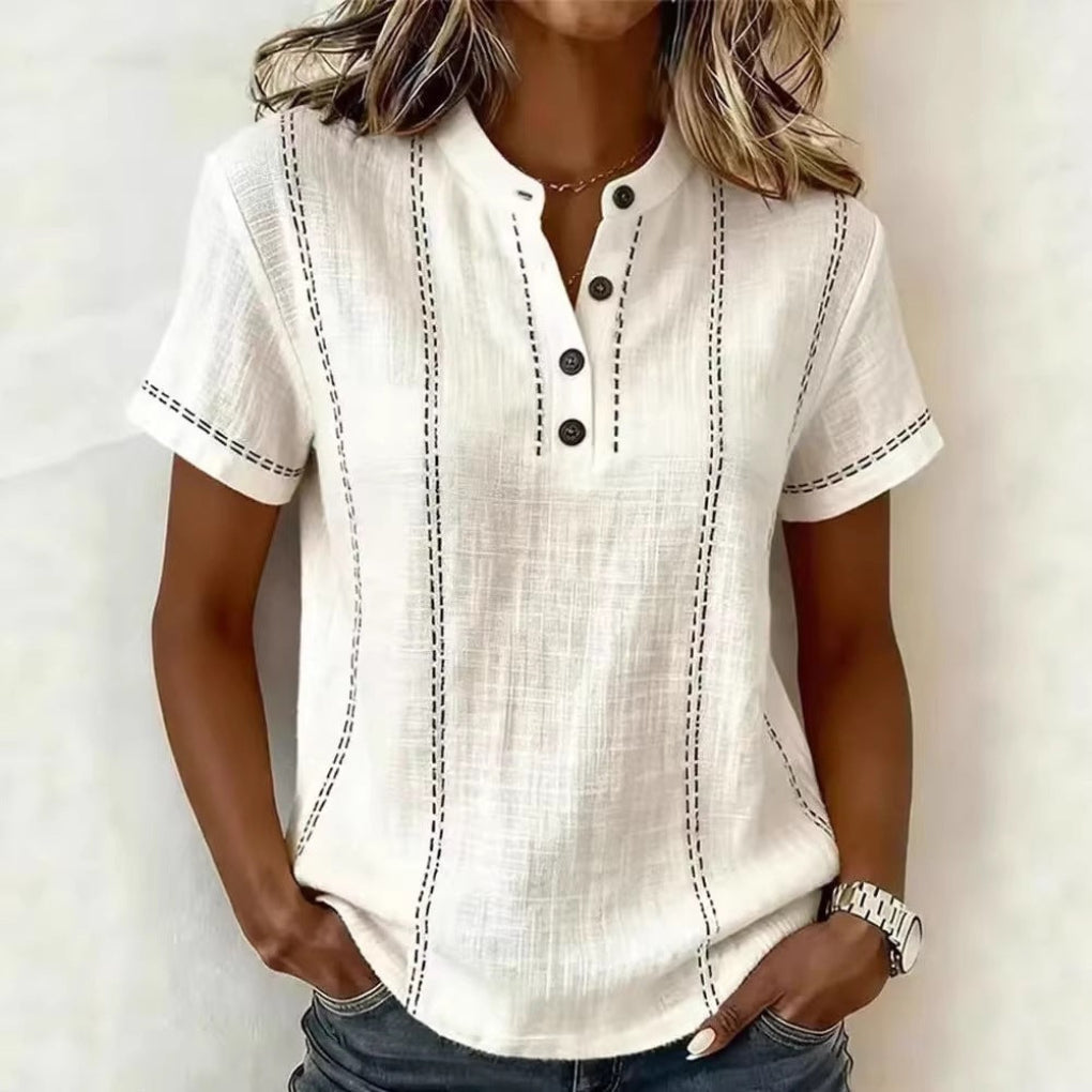 Elegant kvinners stripete bluse med V-hals og knapper. Finnes i hvit, svart og khaki, perfekt for sommeren.