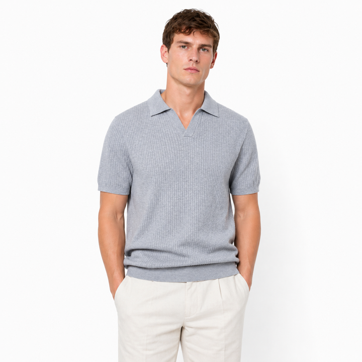Elegant herre polo skjorte, ideell for sommer. Passer til fritidsaktiviteter og gir en stilfull business casual look.