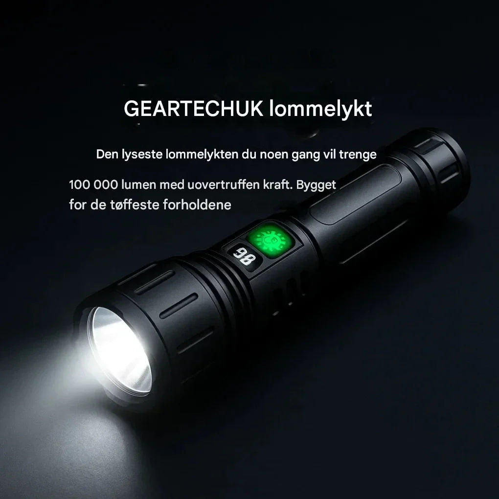 Robust og bærbar lommelykt med 100 000 lumen, perfekt for alle utendørsaktiviteter. Værbestandig.