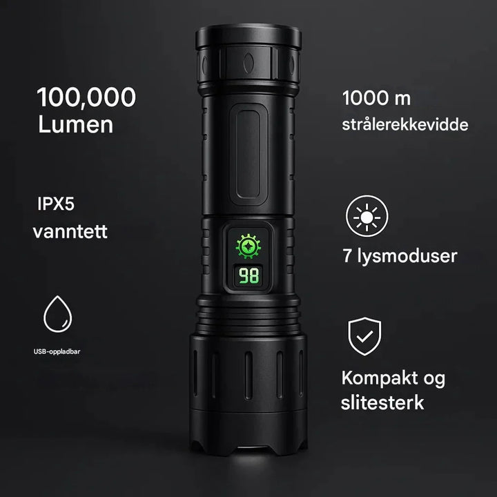 Moderne lommelykt med 100 000 lumen, oppladbar og værbestandig. Pålitelig i mørketiden.