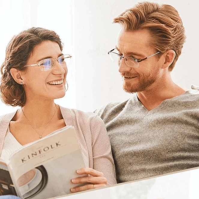 Ergonomiske progressive lesebriller i titan, perfekt for langvarig bruk med anti-blått lys.