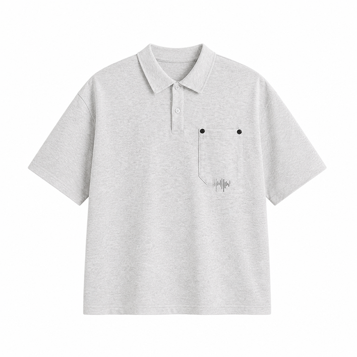 Allsidig herre polo t-skjorte med lomme. Perfekt for en komfortabel og stilfull sommer.