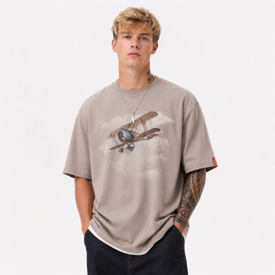 Grå herre bomull t-skjorte med vasket retrotrykk. Komfortabel og avslappet stil for hverdag og streetwear.