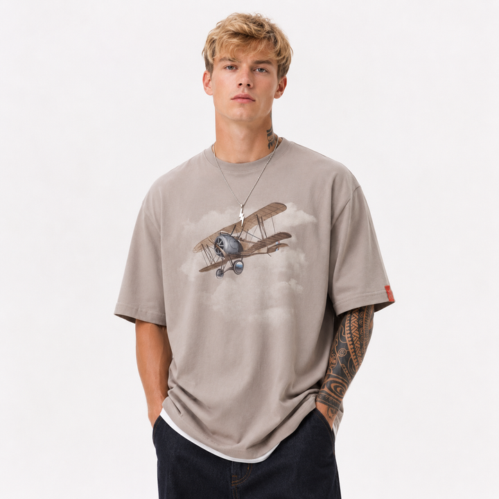 Grå herre bomull t-skjorte med vasket retrotrykk. Komfortabel og avslappet stil for hverdag og streetwear.
