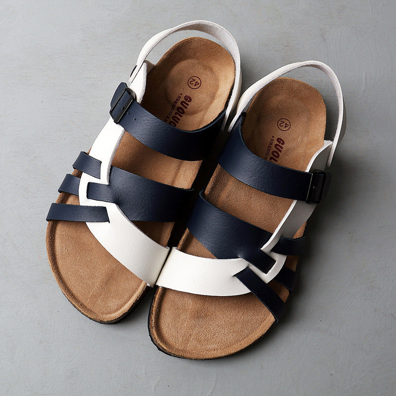 Herresandaler med detaljerte utskjæringer for optimal ventilasjon. Perfekte, lette sommersko for daglig bruk.