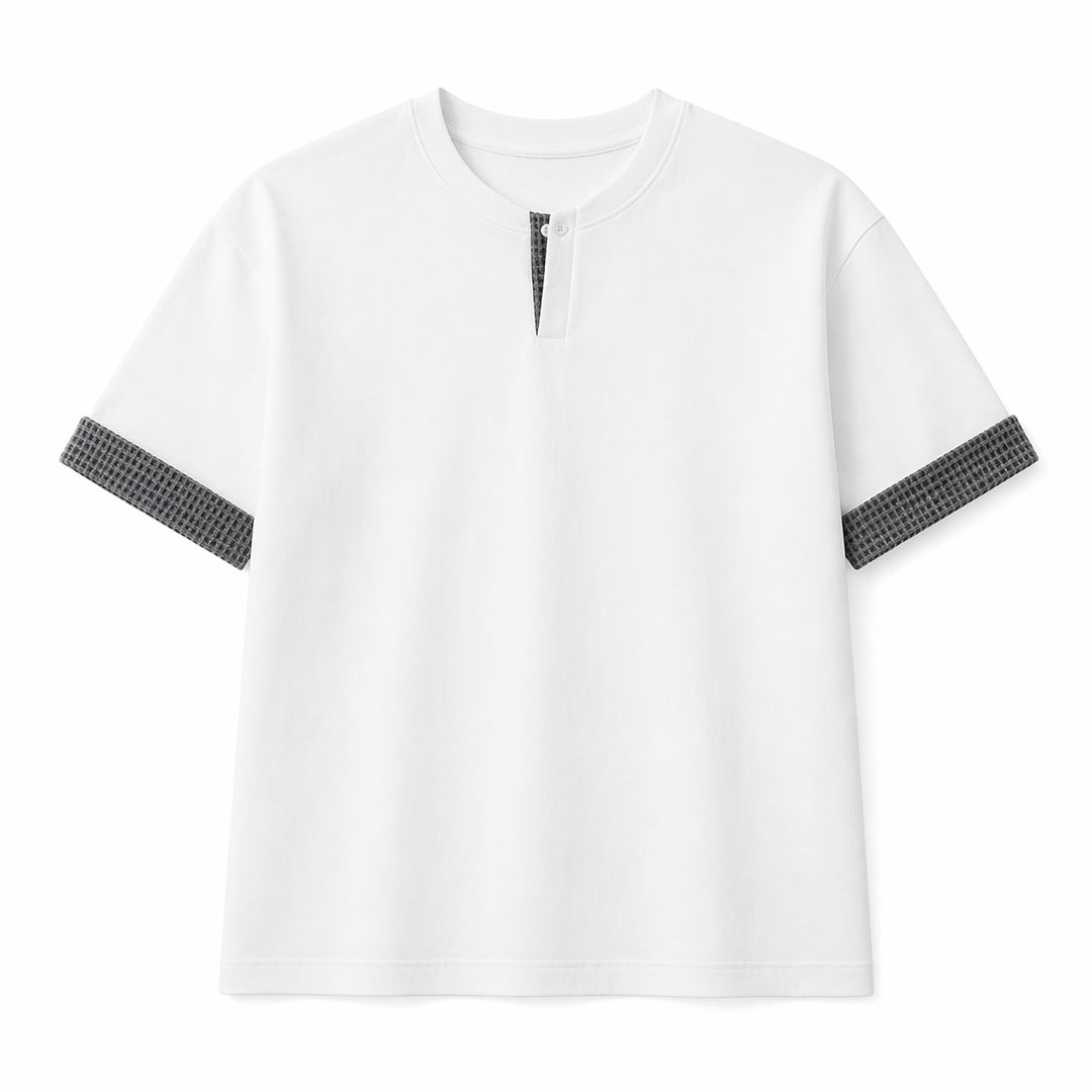 Casual herre t-skjorte, Henley-design, med elegante rutete detaljer. Løs passform for en trendsettende hverdag.