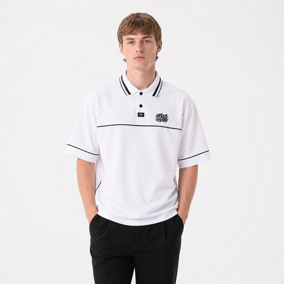 Moderne herre polo t-skjorte med brodert streetwear design. Løs passform gir en avslappet, urban stil.