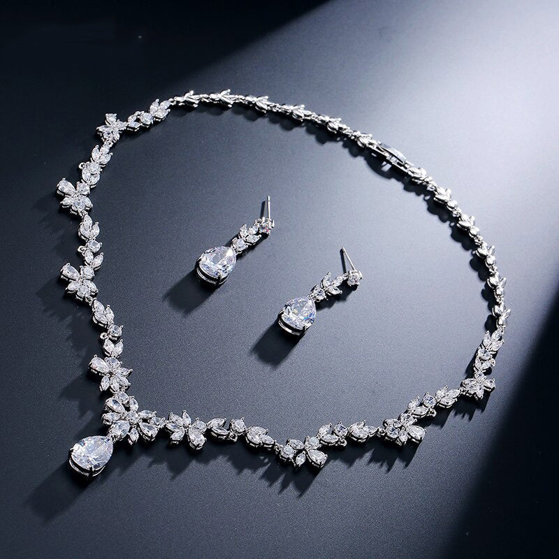 Elegante krystalløredobber med kubisk zirkonia, ideelle for kvinner som gave.