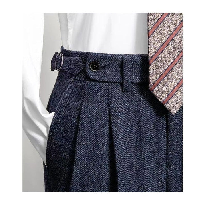 Slitesterk herrebukse i tweed, med elegant fall og komfortabel passform. Ideell for kaldere dager.