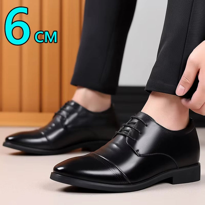 Sorte elevatorsko for menn, med usynlig hæl som øker høyden med 6 cm. Gir et slankt og elegant utseende.