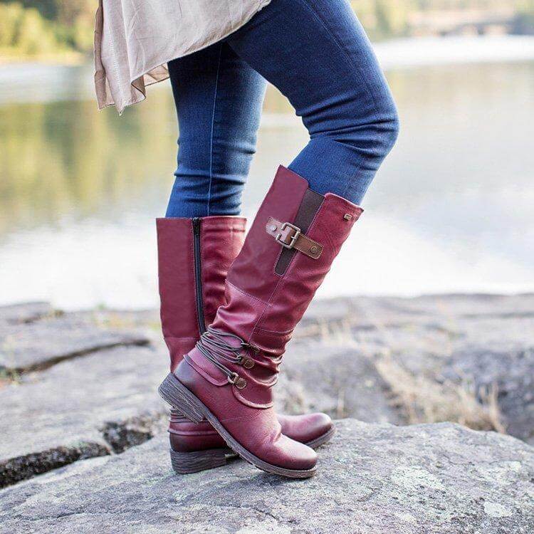Mellomhøye vintage vinterstøvler i brun farge. Skliresistent såle, ideelle hverdagssko for kvinner.