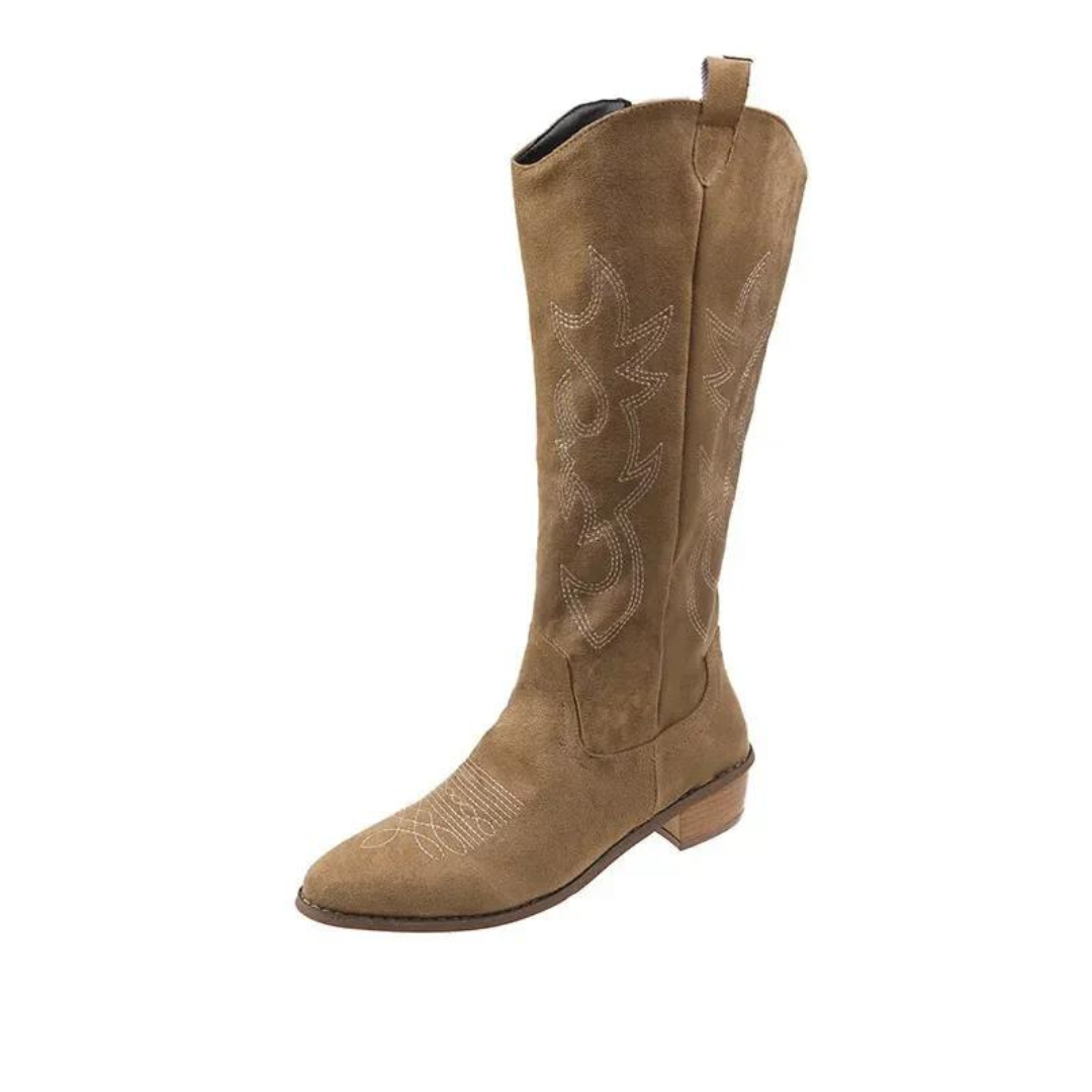 Dame cowboystøvler i western stil med elegant broderi, spiss tå og tykk hæl for moderne kvinner.