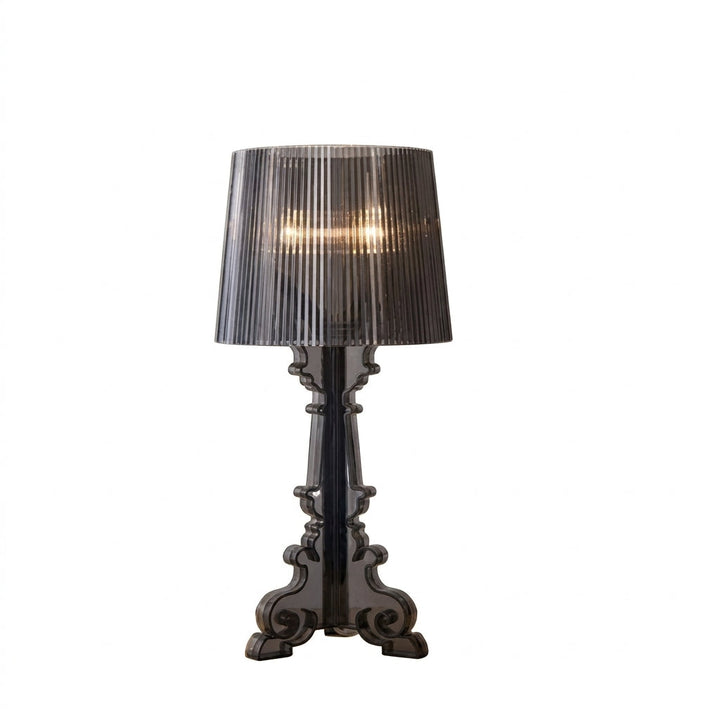 Elegant bordlampe med justerbar høyde og klassisk barokkdesign. Perfekt for stue eller nattbord, skaper stemning.