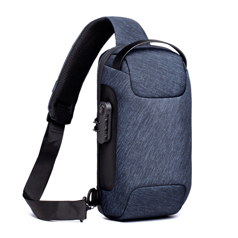 Unisex ryggsekk vist i et urbant miljø, perfekt for hverdagspendling med USB-lading og vanntett design.