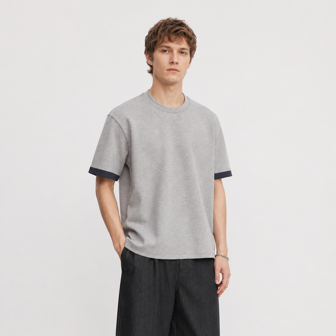 Stilig herre t-skjorte med oversized passform og drop shoulder. Laget i 260g kraftig bomull for premium streetwear.