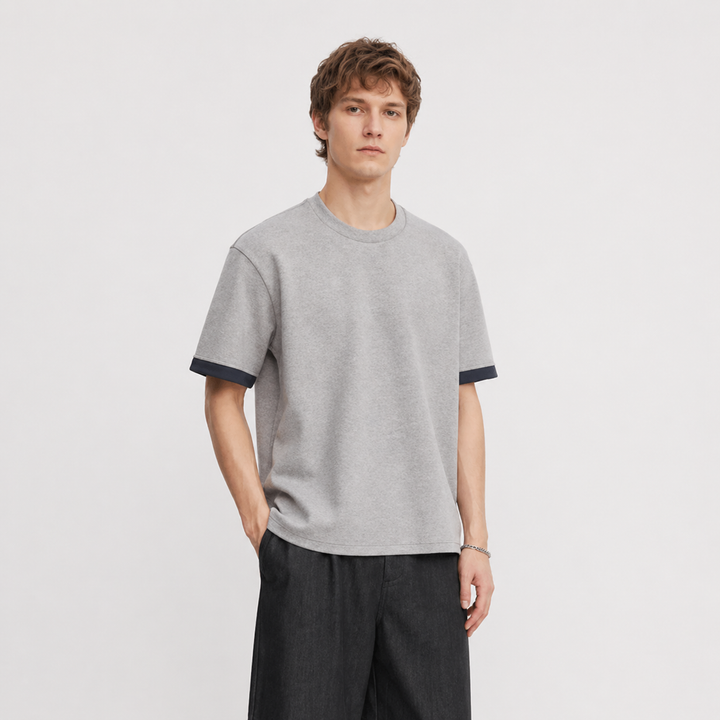 Stilig herre t-skjorte med oversized passform og drop shoulder. Laget i 260g kraftig bomull for premium streetwear.