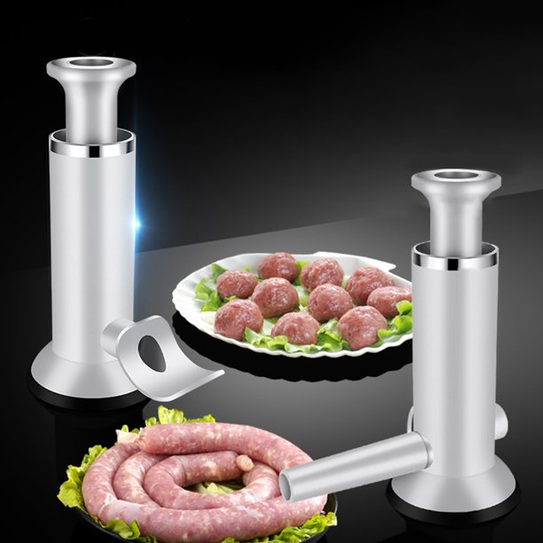 Pølsefyller i bruk, fyller pølsedeig i tarmer for DIY hjemmelaget pølseproduksjon og matlaging.