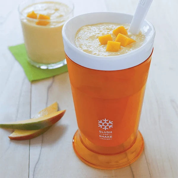 Kompakt slush- og shakemaker. Lag raskt frosne drikker, smoothies, milkshakes hjemme.
