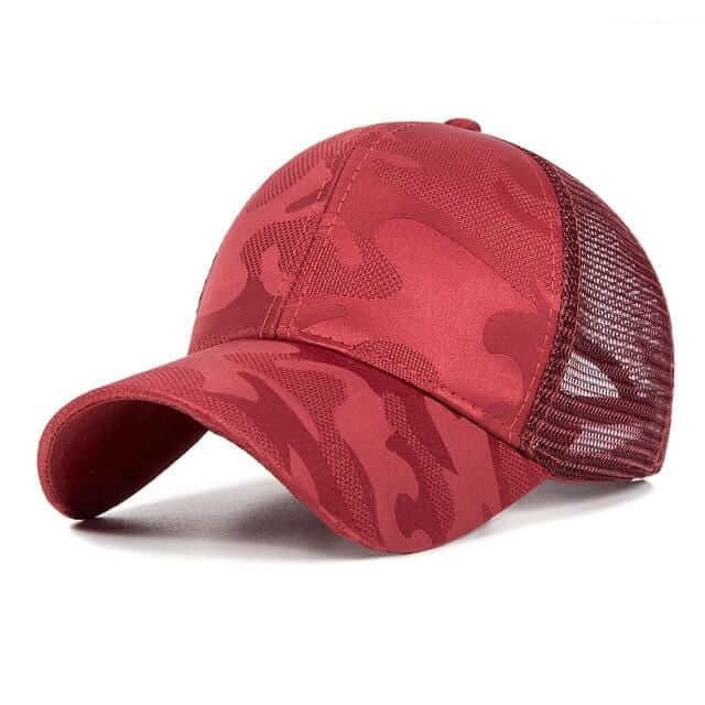 Nærbilde av justerbar hestehale baseballcaps med borrelås. Bomull/polyester gir pustende komfort for sommeren.
