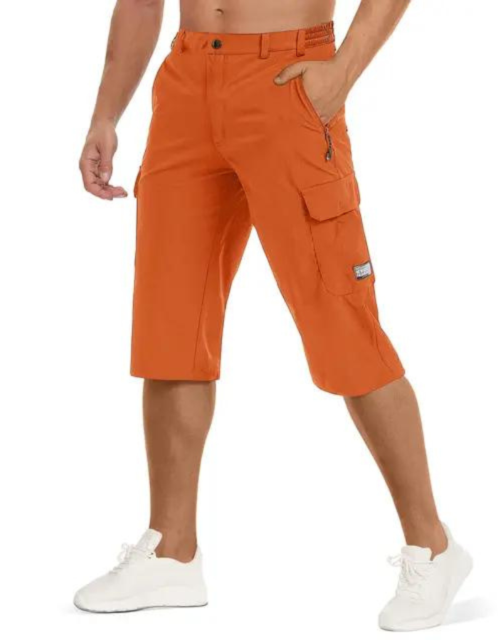 Allsidige turshorts for menn i robust materiale, ideell for aktivt utendørsbruk.