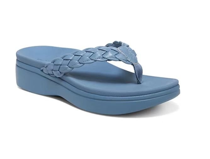 Behagelige sommersandaler for kvinner. Bohemsk design som kombinerer komfort med sommerlig stil.