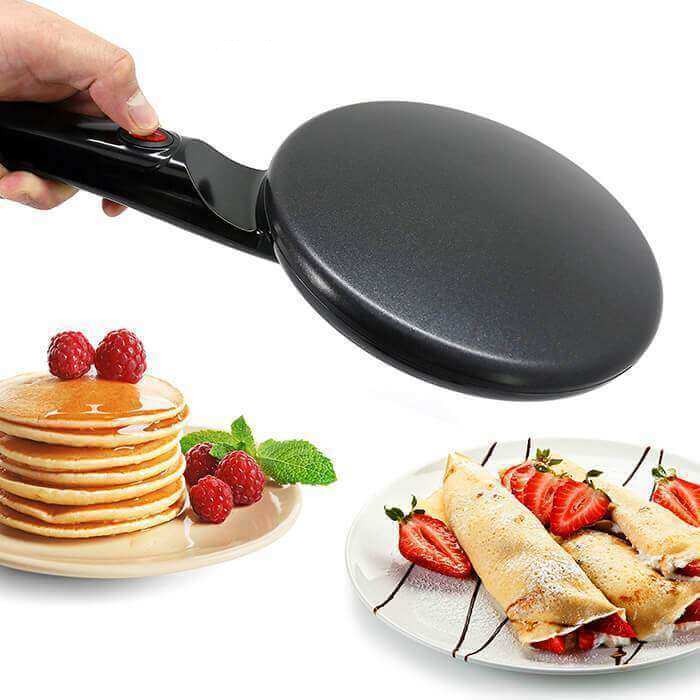 Svart elektrisk pannekakejern. Enkel å bruke for perfekte pannekaker og crêpes.