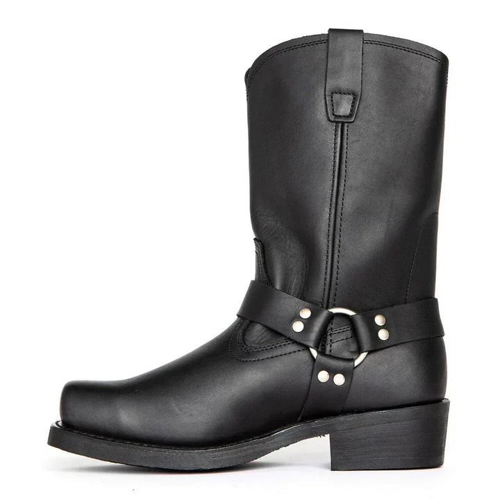 Robuste cowboy boots i vannavvisende design. Ideell for utendørs bruk, med komfortabel passform og tidløs mote.