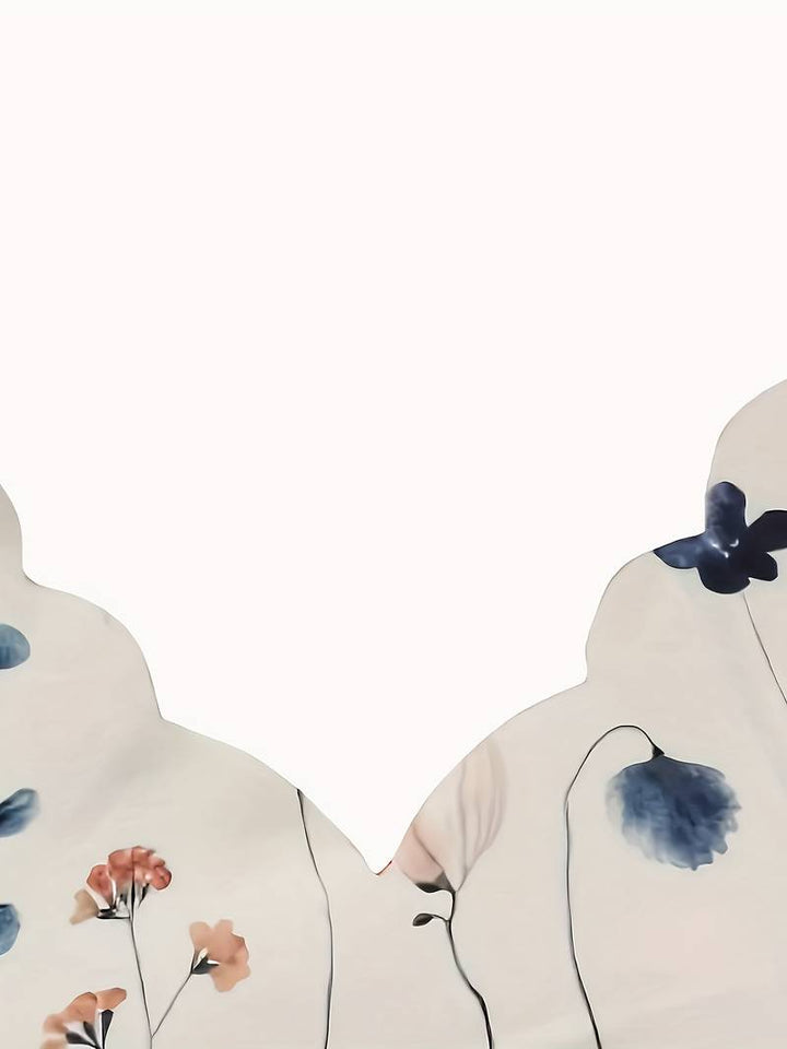 Casual sommerbluse for damer med levende blomsterprint og luftig design.