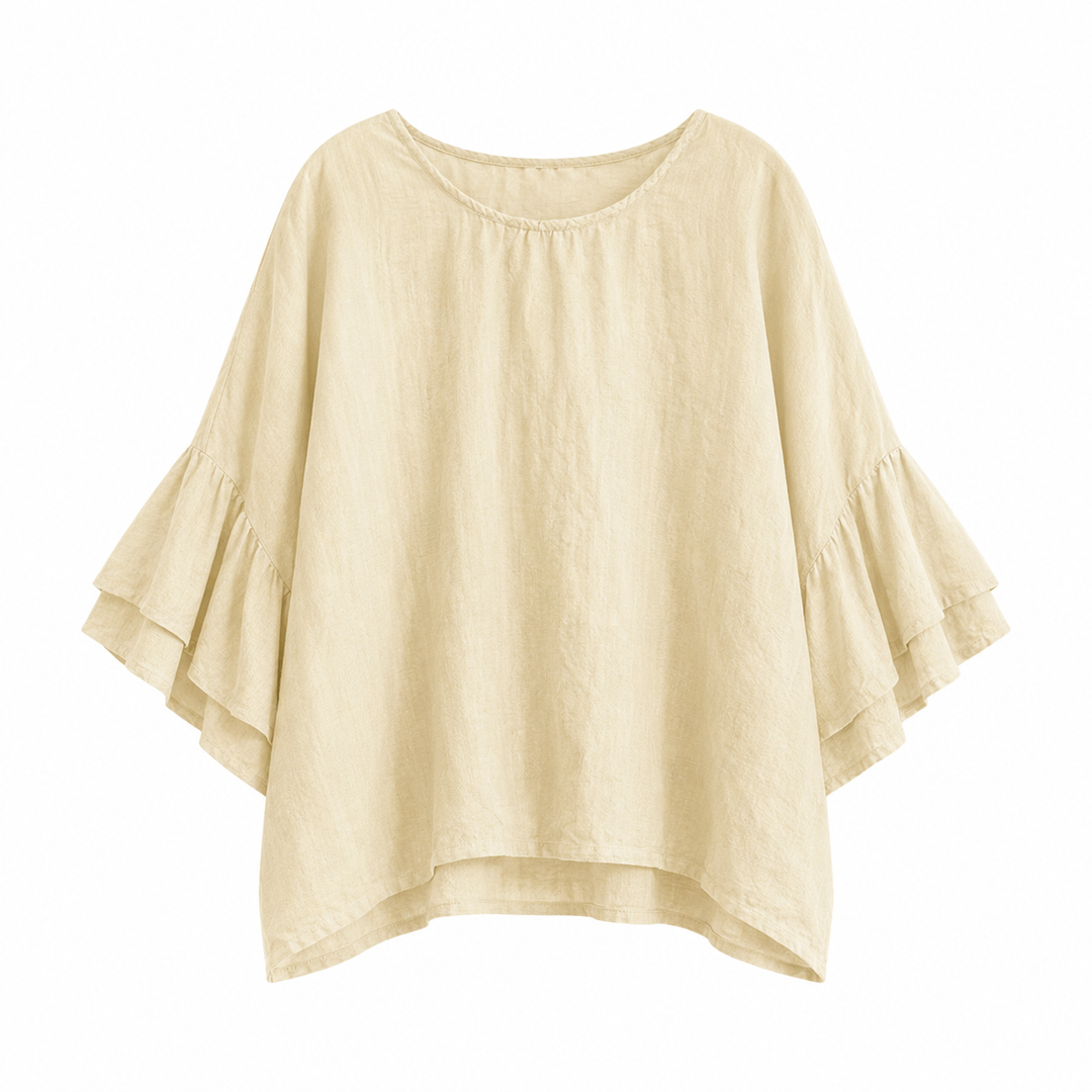 Dame sommertopp med volangermer i beige. Løs passform t-skjorte for casual, feminin hverdagsbruk.