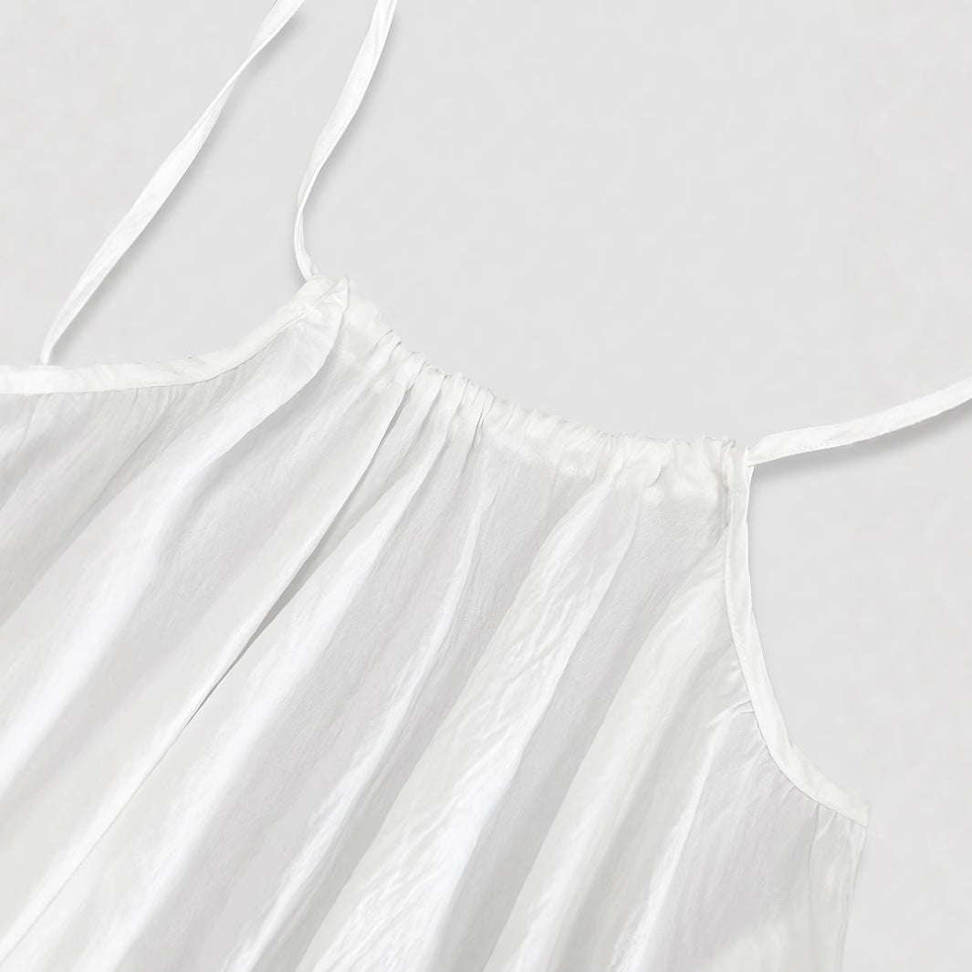 Myk kvinners ryggløs lang kjole i polyester; perfekt loungewear og avslappet sommer hjemmekjole.