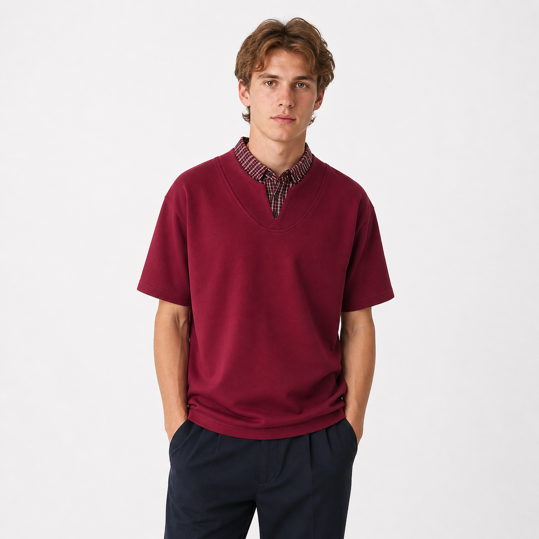 Trendy herre t-skjorte med unikt dobbel-lag design og koreansk stil. En must-have for motebevisste streetwear-entusiaster.