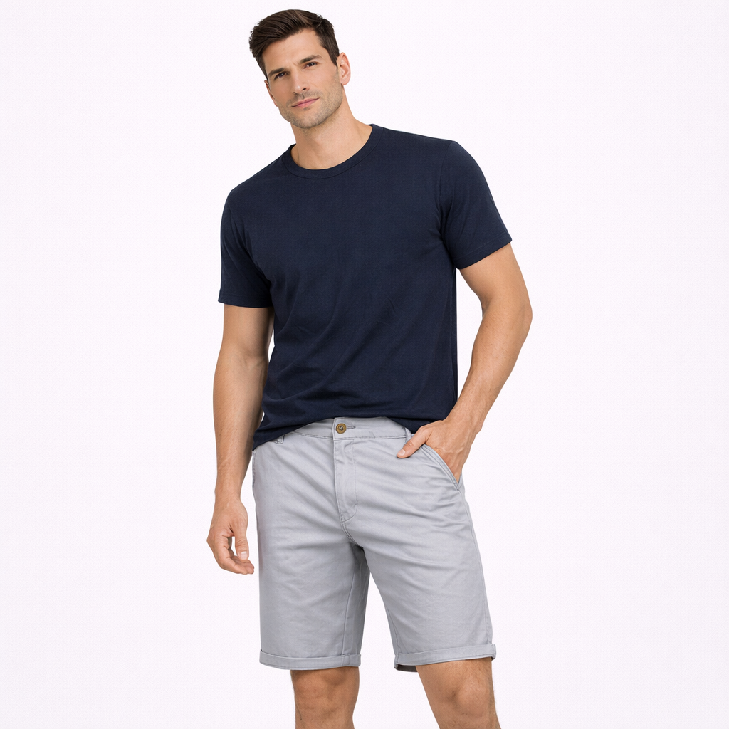Komfortable sommershorts til herre, ensfarget design. Mykt stoff for varme dager og avslappet herremote.