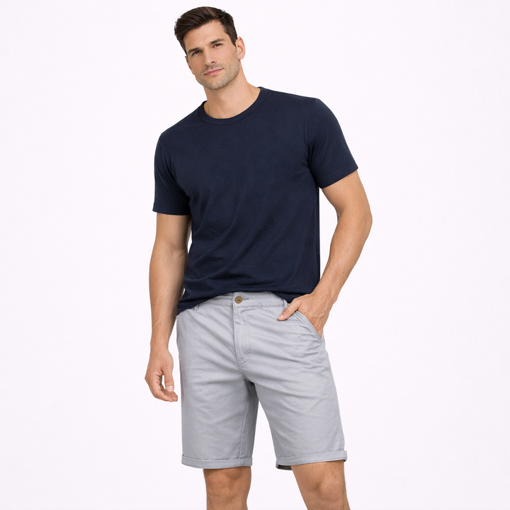 Komfortable sommershorts til herre, ensfarget design. Mykt stoff for varme dager og avslappet herremote.