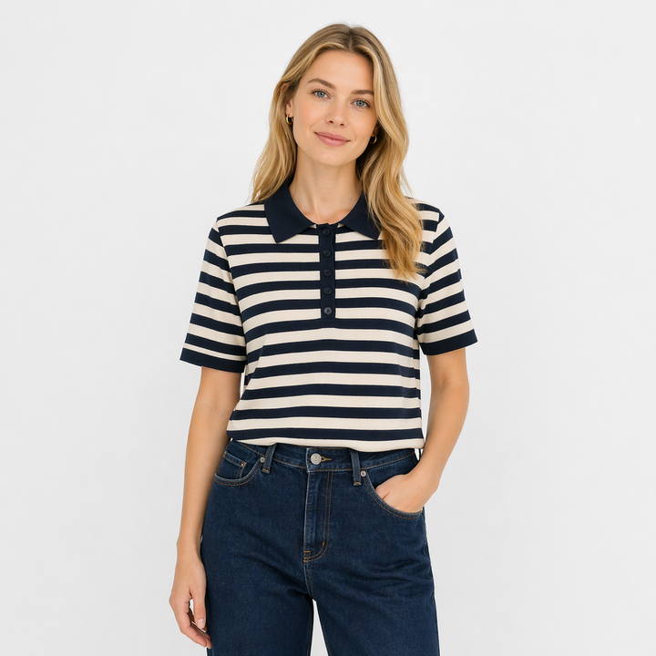 Dame polo t-skjorte med striper. En klassisk 100% bomullstopp for sommer, fritid og et tidløst antrekk.