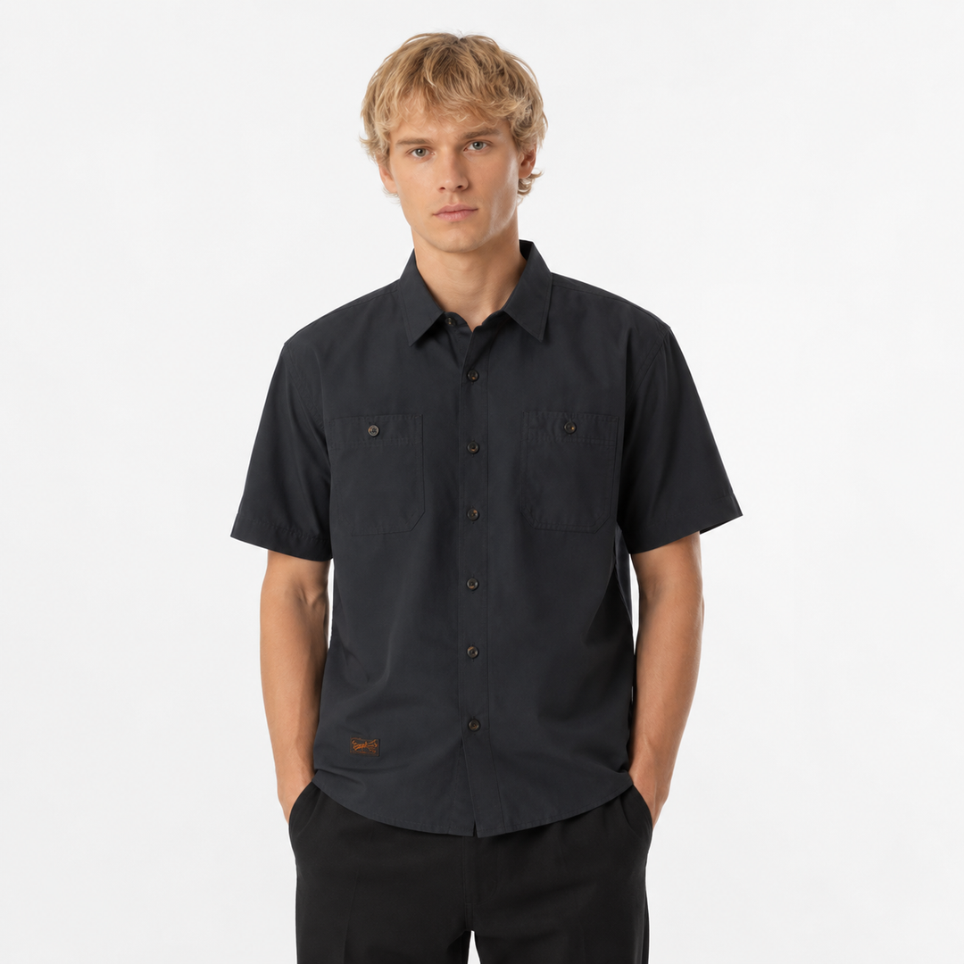 Herre utility skjorte, lett kortermet cargo sommerskjorte for urban stil med brystlommer.