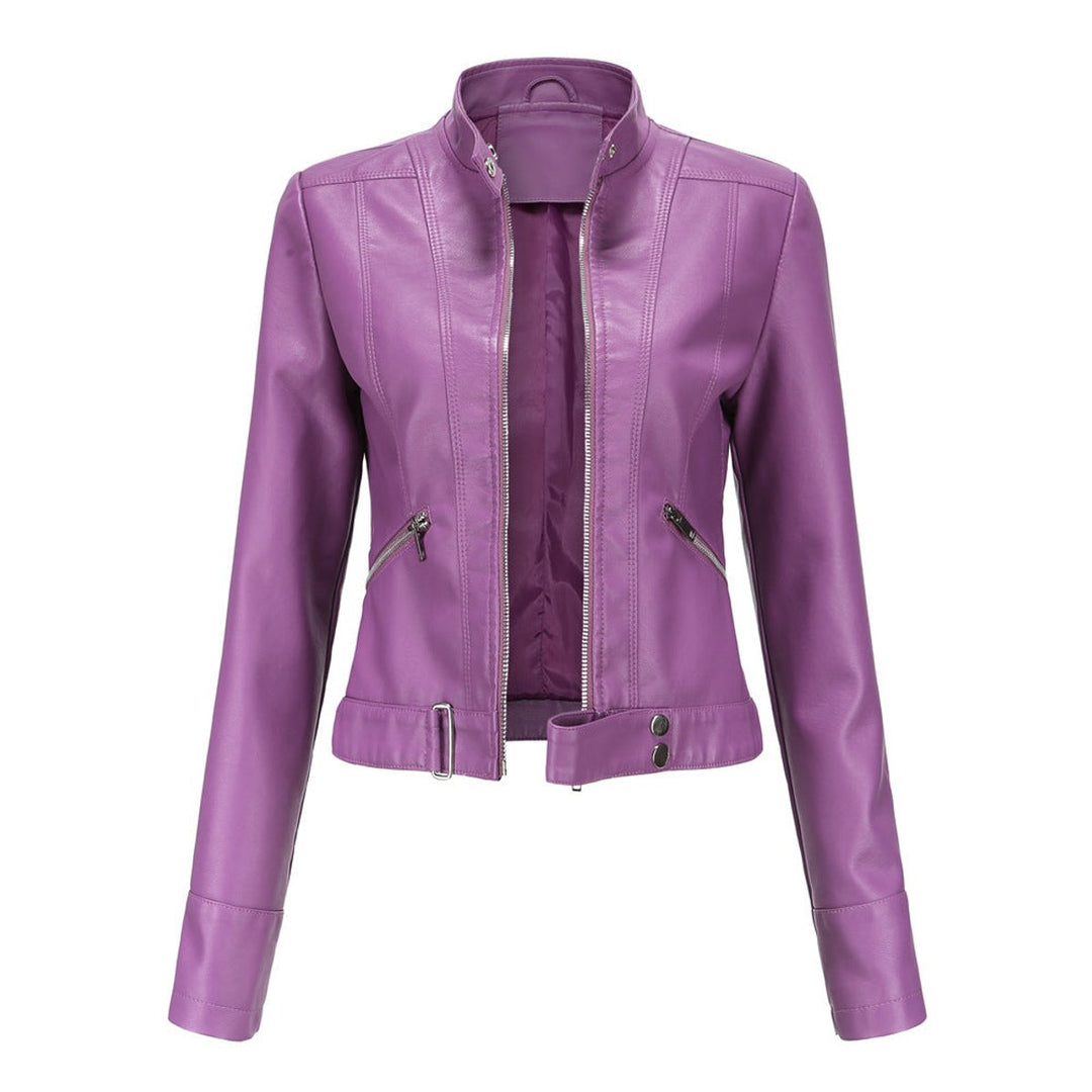 Moderne dame cropped bikerjakke i faux skinn, med distinkte glidelåsdetaljer for en edgy og elegant stil.