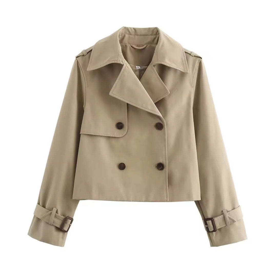 Stilig kort damejakke; dobbeltspent trenchcoat med belte, perfekt som et trendy ytterplagg.