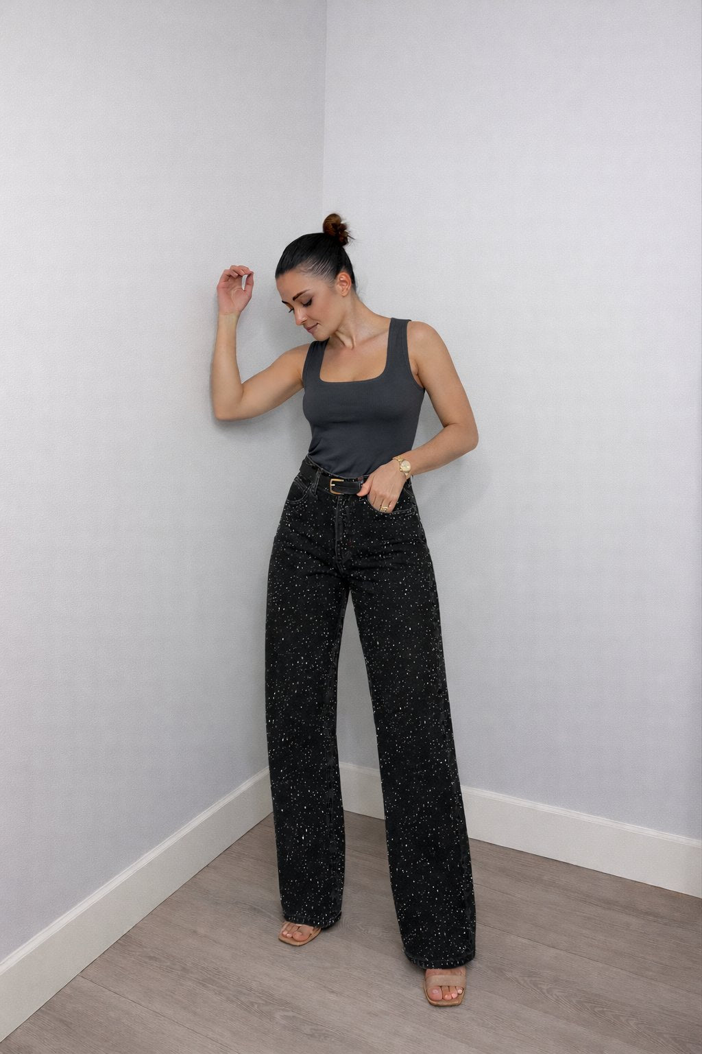 Blå glitrende jeans til kvinner, med trendy høy midje og flatterende rette ben.