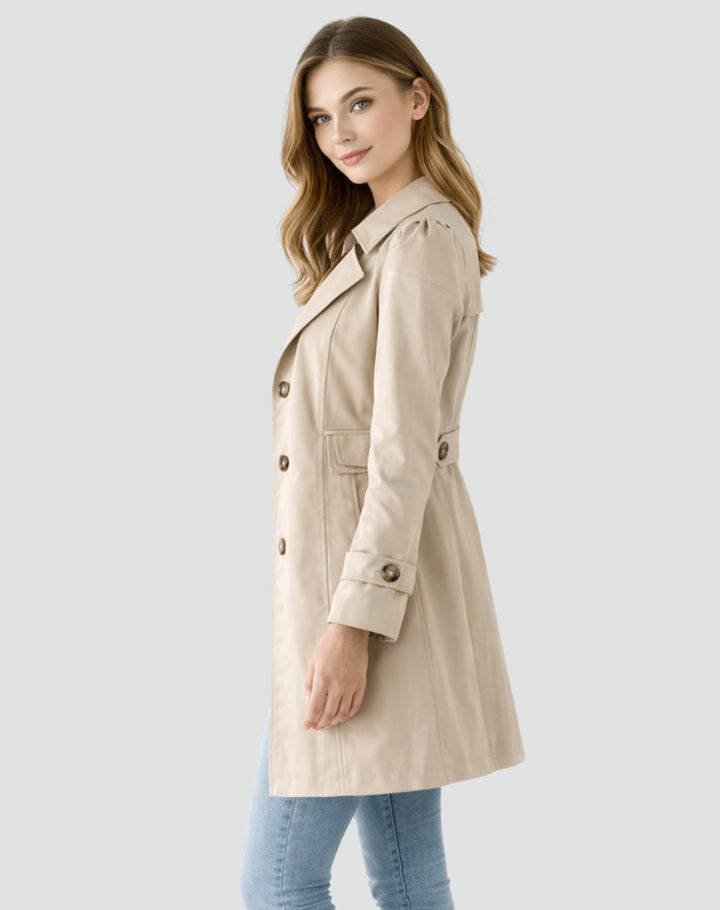 Elegant klassisk trenchcoat for kvinner, mellomlang ytterjakke med tidløs design.