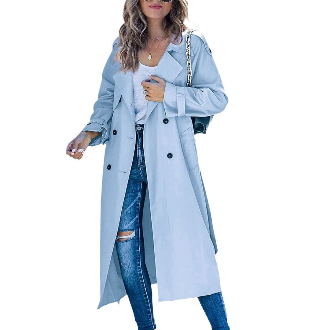 Oversized trench coat med belte, ideell for høstmote. Elegant og varm yttertøy for kvinner.