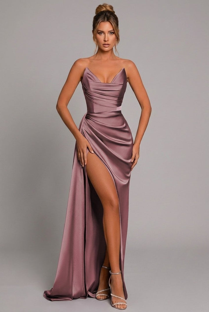 Kvinners formelle satin maxikjole med kroppsnær bodycon passform og elegant hjerteutskjæring.